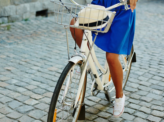 Comment faire du vélo en jupe ?